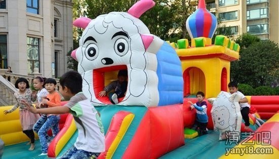 大型游乐设施充气城堡儿童最爱软的城堡充气儿童乐园