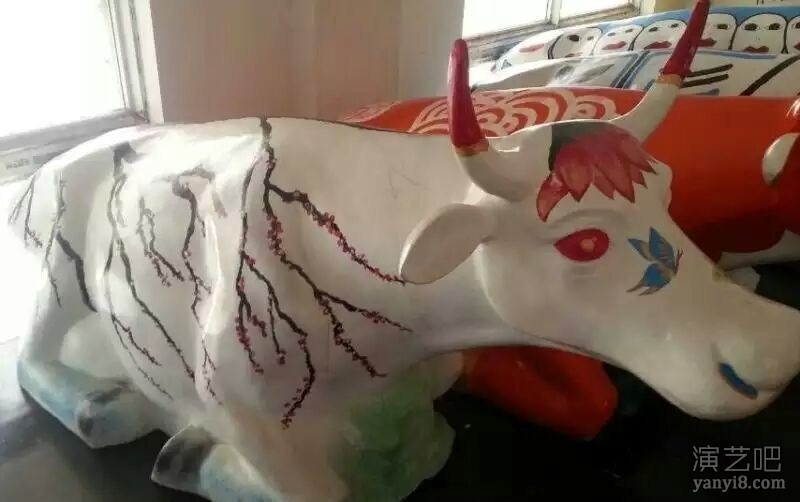 光速度彩绘牛五彩彩绘玻璃钢动物模型可量身定制的模型