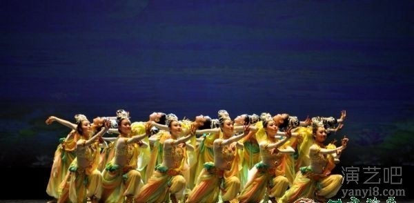 国家艺术基金资助项目舞蹈《月牙泉》在惠民演出中深受观众欢迎