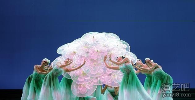 东方歌舞团携《花开东方》登陆上海演出