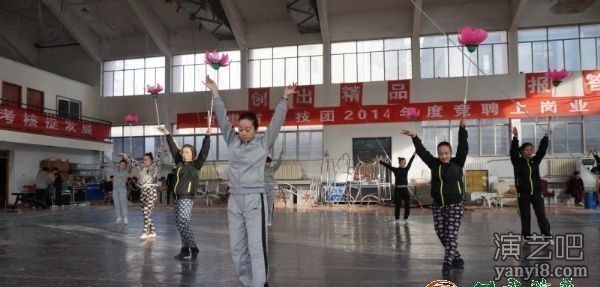 甘肃省杂技团召开强化训练准备演出暨巩固“两学一做”学习教育活动大会