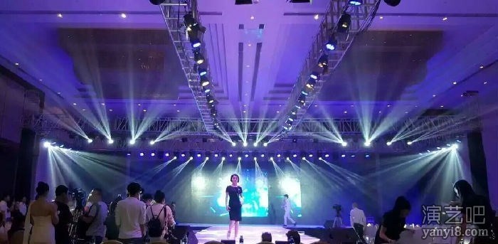 香港LED屏舞台灯光音响设备公司
