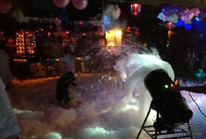 厂家批发酒吧吊挂泡沫机大型派对泡沫机