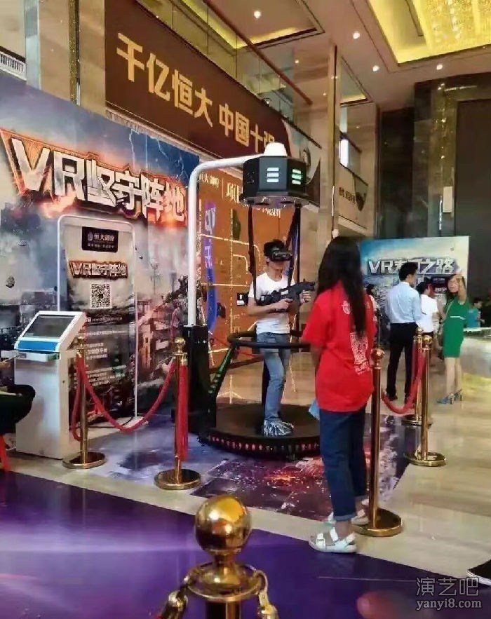 vr虚拟现实跑步游戏机 vr跑步机出租 vrCS游戏机出租