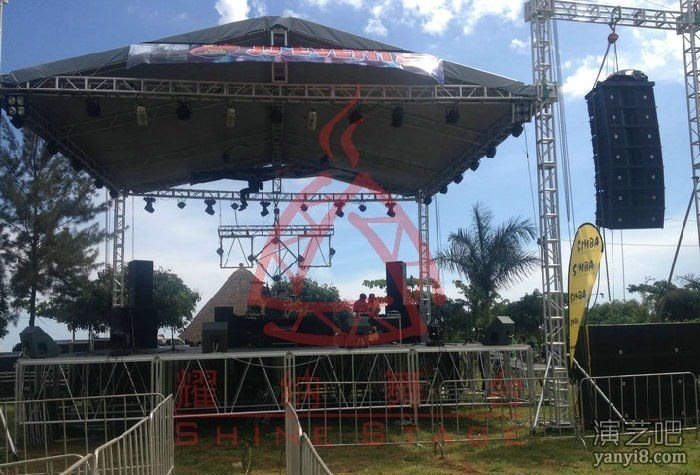 非洲乌干达螺丝桁架拼装舞台演唱会工程