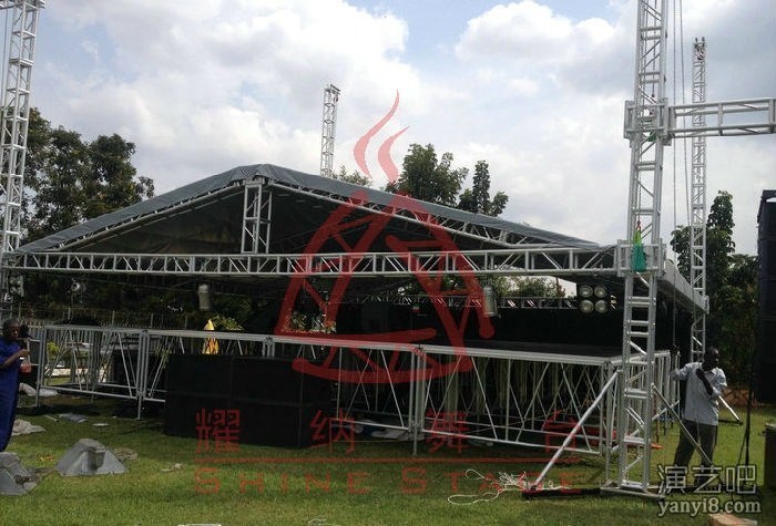 非洲乌干达螺丝桁架拼装舞台演唱会工程