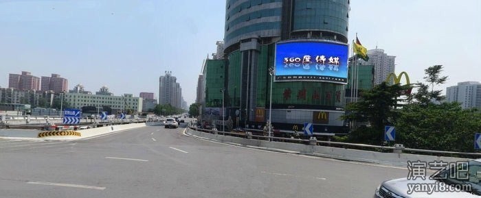 郑州户外LED大屏广告-紫荆山百货大楼LED显示屏大屏广告