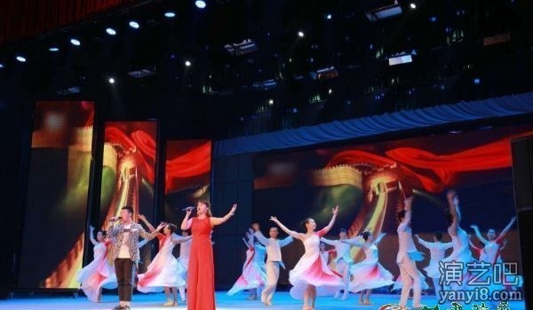 甘肃省歌剧院赴天水开展“百姓文化广场惠民演出”活动
