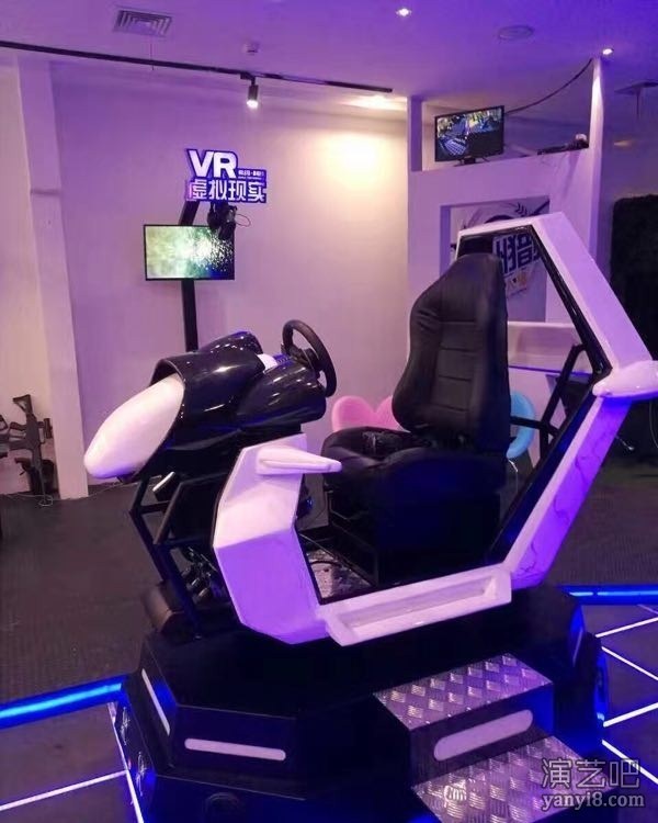 站立式VR飞行模拟器出租租赁/VR设备出租租赁