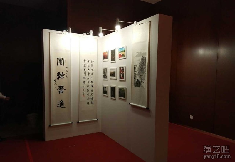 北京无缝展板展墙安装，摄影国画书法挂画墙搭建租赁