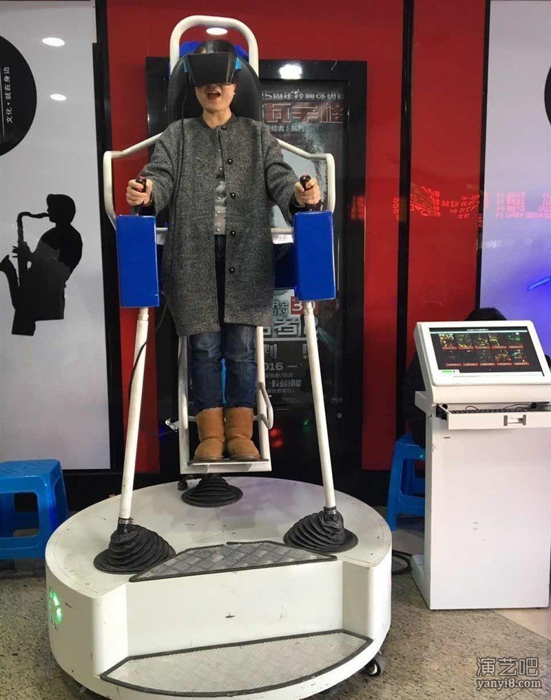VR设备让你足不出户体验惊险刺激 VR设备出租 VR赛车出
