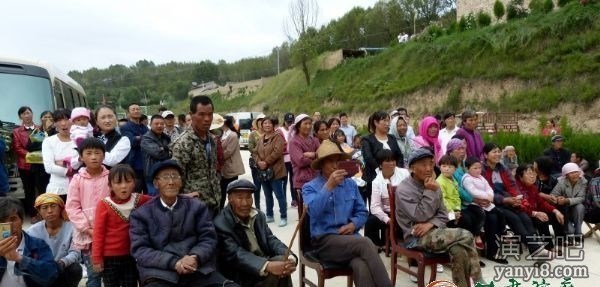 红色文艺轻骑兵　惠民演出聚人心——甘肃省歌舞剧院陇原“红色文艺轻骑兵”走进陇西县双泉镇、柯寨镇