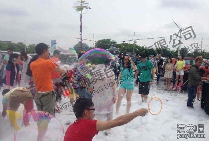 明狮派对泡沫机史上最新款喷下雪机