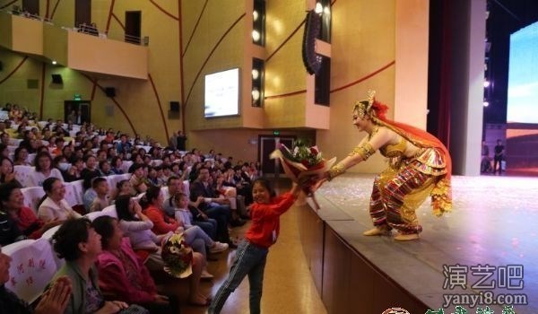 “花雨”映红九月天——中国经典舞剧《丝路花雨》为兰州理工大学庆祝第34个教师节举行专场演出