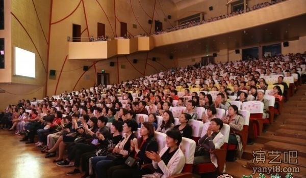 “花雨”映红九月天——中国经典舞剧《丝路花雨》为兰州理工大学庆祝第34个教师节举行专场演出