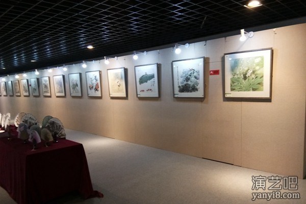 北京无缝展板展墙安装，摄影国画书法挂画墙搭建租赁