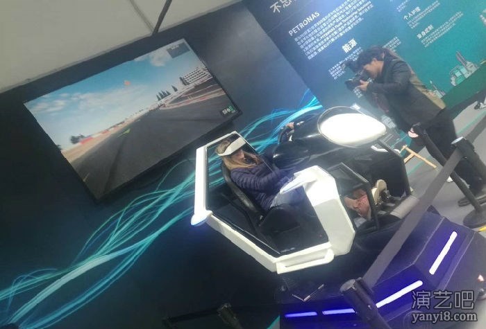 VR飞行器出租/VR电影椅出租/VR设备租赁/商场地产互动道