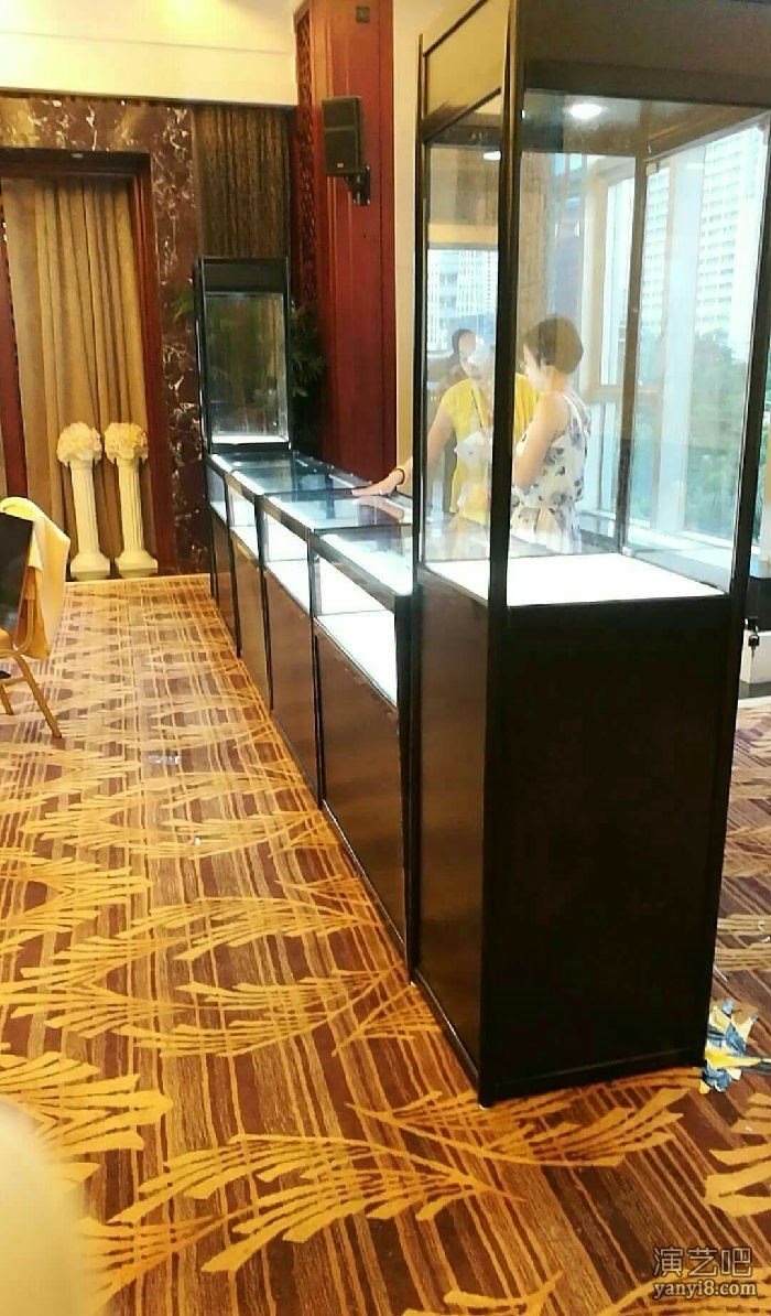 深圳玻璃展示柜出租热线18902842835小黄