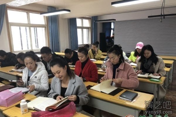 甘肃省歌舞剧院各党支部认真传达学习习近平总书记重要讲话精神