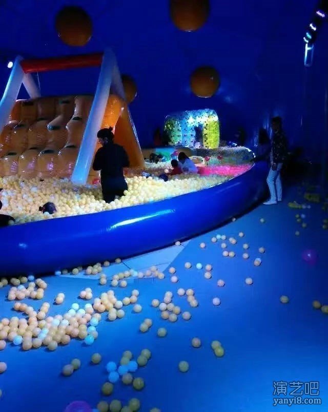客户定制版鲸鱼岛气模出租鲸鱼岛豪华配置儿童游乐场