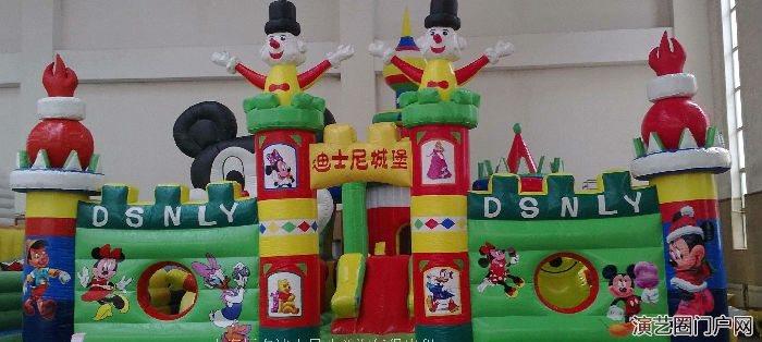 上海大型新颖充气玩具出租充气城堡出租水上步行球出租