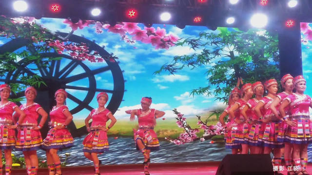 宜章老年大学庆祝国庆70周年演出 旗袍秀