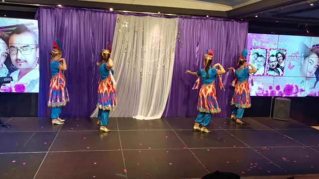 峭峰视频9／23悦来 乌兹别克舞蹈《大眼睛姑娘》纳瓦队在米吉提老师婚礼上演出