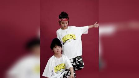 君晓天云嘻哈男童街舞套装幼儿宽鬆短袖hiphop演出衣服帅气儿童街舞服装潮