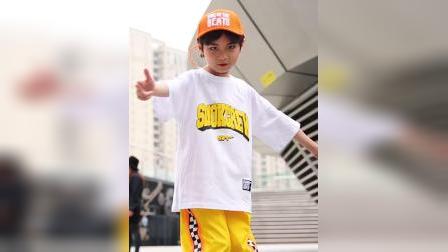 君晓天云幼儿街舞服装儿童宽鬆印花T恤hiphop演出夏季嘻哈街舞套装男童潮