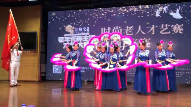 舞蹈小苹果加盟上海静安区走秀艺术团演出纪念。