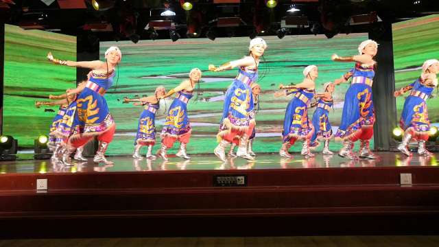 舞蹈《扎西德勒》 演出单位：江苏省农科院老年大学