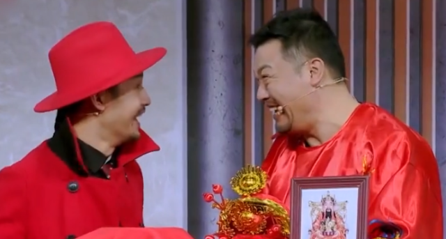 北京春晚2019：贾冰文松爆笑小品，俩人组合太有喜感了！