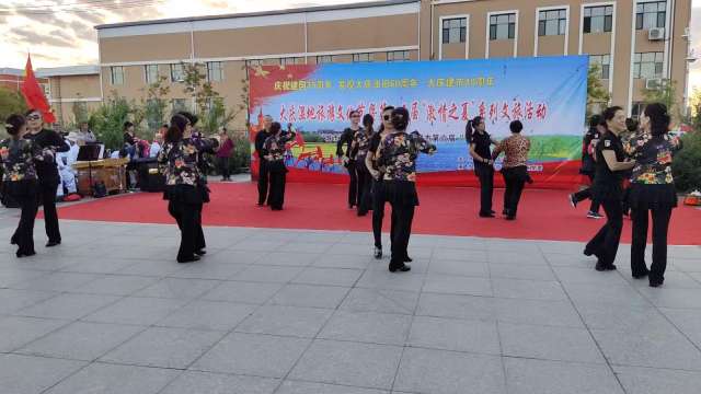 第六界社区节演出节目.水兵舞第二套.表演大庆晓春水兵舞艺术团.上传录制大庆百灵