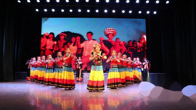 葫芦丝巴乌演奏《彝家欢度火把节》演出:南通崇川文化馆丝语聆音艺术团