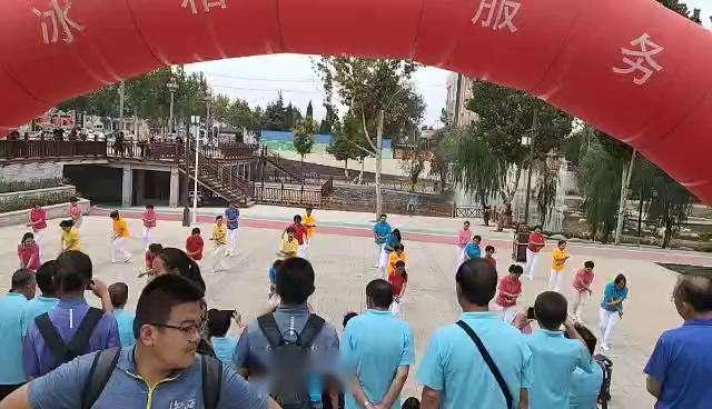 稷山县广场舞健身协会，在山西省地掷球颁奖典礼演出，点赞新时代
