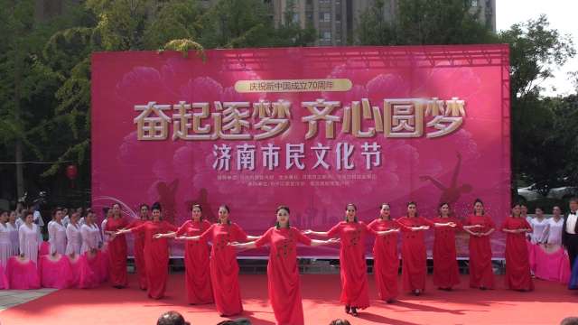 玉海摄：歌舞服饰表演《我的祖国》山东省红叶艺术团专场演出