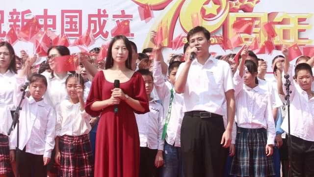 《筑梦新时代  唱响新时代》庆祝新中国成立七十周年演出--合唱《不忘初心  继续前进》