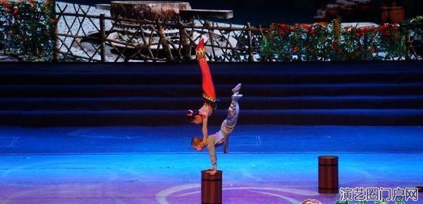 中国经典杂技秀《多彩民族风》在黄河剧院上演