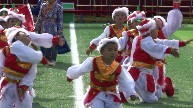 敖林中心园国庆70周年演出