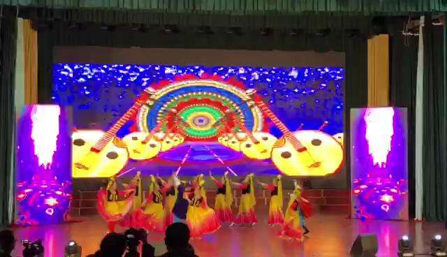 2019春节联欢演出新疆舞蹈
