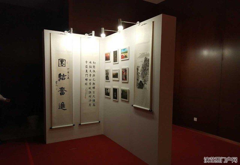 北京无缝展板展墙安装，摄影国画书法挂画墙搭建租赁