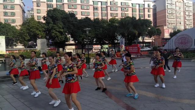 东莞大型歌舞团温馨港湾演出队人民公园上传徐同升