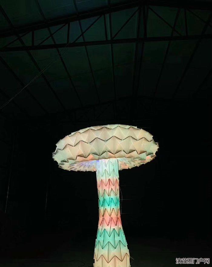商场装饰道具发光蘑菇树装置生产厂家 美陈道具多啦a梦