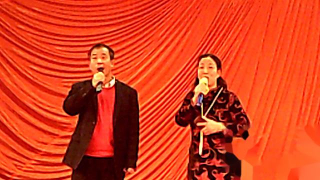 东光老年大学歌曲队；崔先生，静丽演出【男女声对唱】。