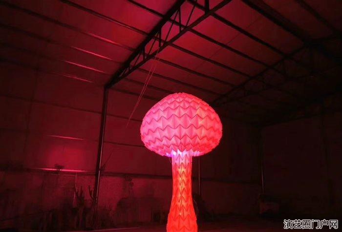 商场装饰道具发光蘑菇树装置生产厂家 美陈道具多啦a梦