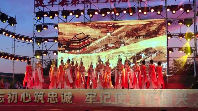 建平县正大装饰古韵模特队2019年艺术节演出《梦回敦煌》