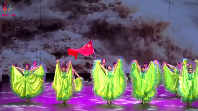 精彩舞蹈《祝福祖国》&ldquo；新时代·；中国梦&rdquo；公益演出百姓舞台