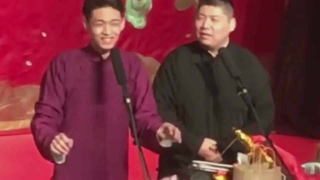 相声演员说相声，台下的小孩开始了表演，太逗人了！