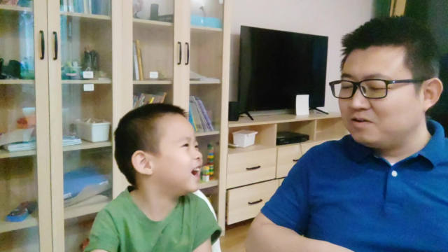 4岁男孩的相声首秀-父子脱口秀之聊聊他认识的航母和飞机