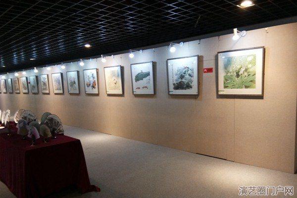 北京无缝展板展墙安装，摄影国画书法挂画墙搭建租赁